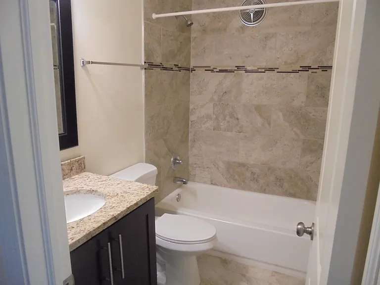 1206 E Fairview St #102 — Photo 3