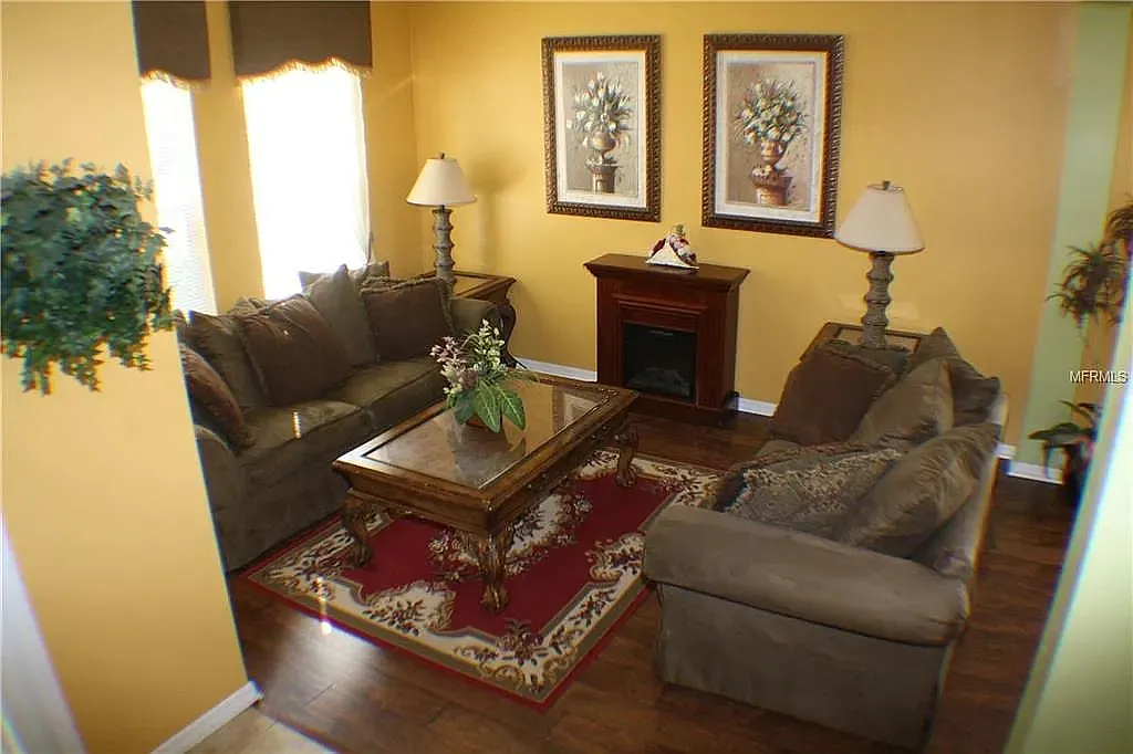 7 bed, 3123 sqft, $3,500 — Photo 2