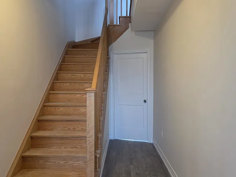 118 Purple Sage Dr #UPPER — Photo 3