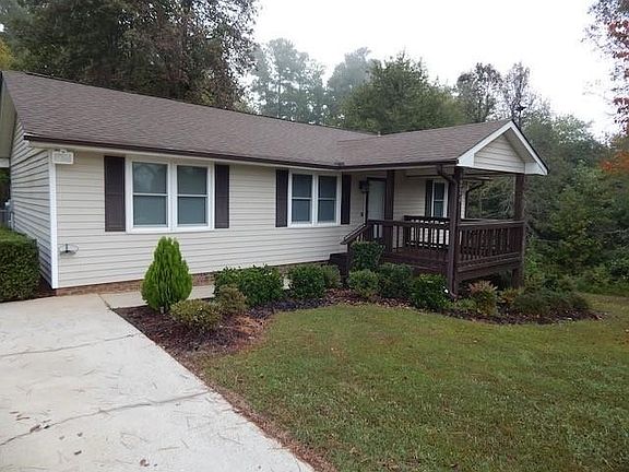 2nd image of 324 Horseshoe Rd