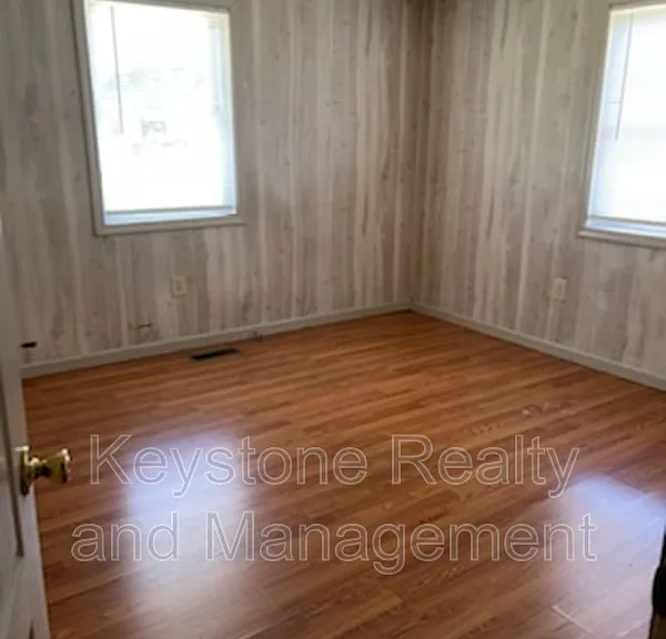 410 Lucky Debonair St #B — Photo 6