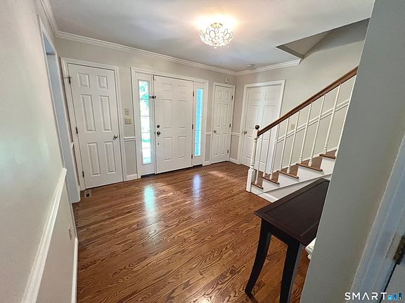 4th image of 60 West Meadow Road