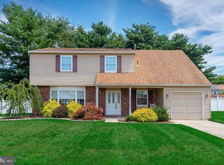 39 Brookside Dr, Sewell, NJ 08080