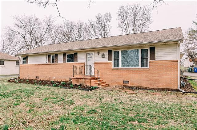 1st image of 215 Eastside Dr