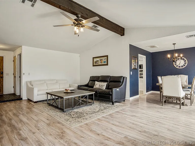 8940 E 16th Pl — Photo 5