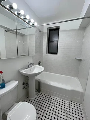 Rented by Contact Realty | media 8