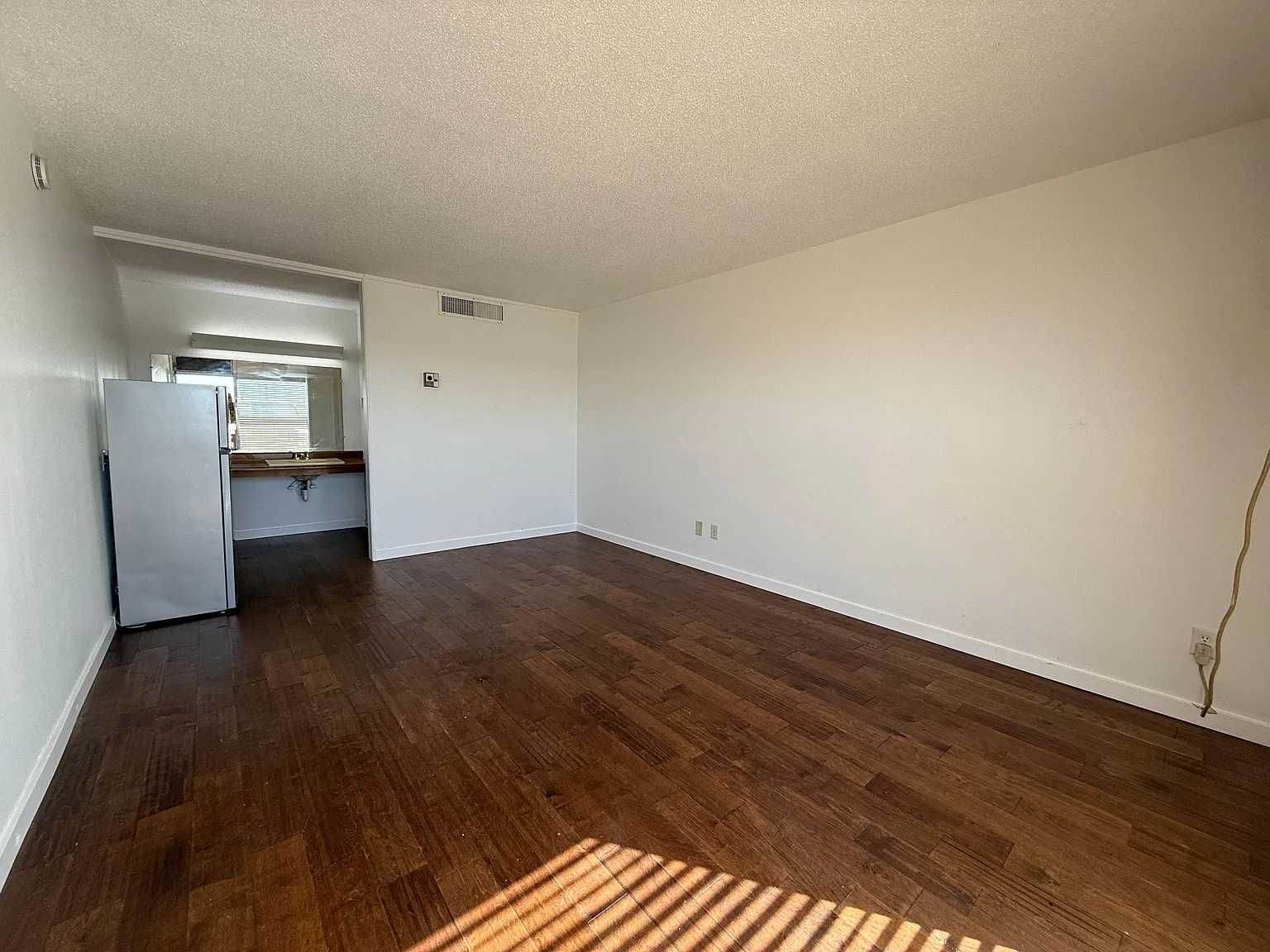 Studio, 350 sqft, $750 — Photo 1