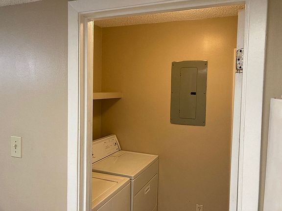3rd image of 1001 W Alden Ave APT D
