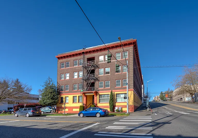 Emerson — Photo 15