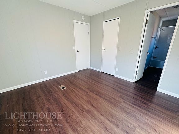 5th image of 4015 Catalpa Ave