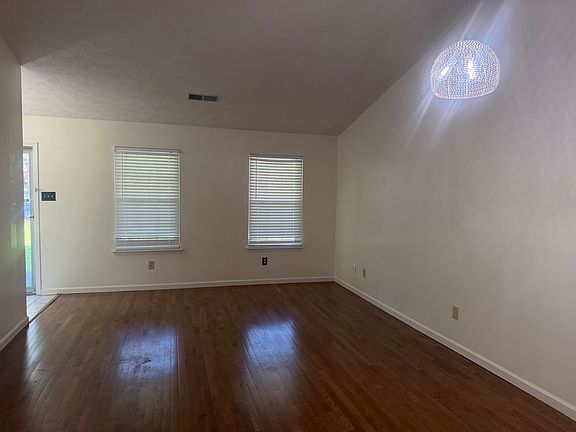5th image of 837 Ridgebrook Rd