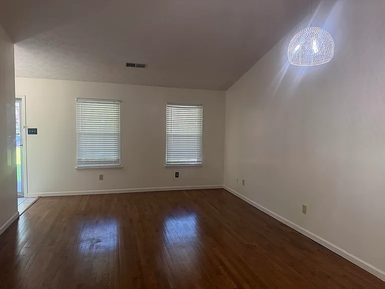 837 Ridgebrook Rd — Photo 5