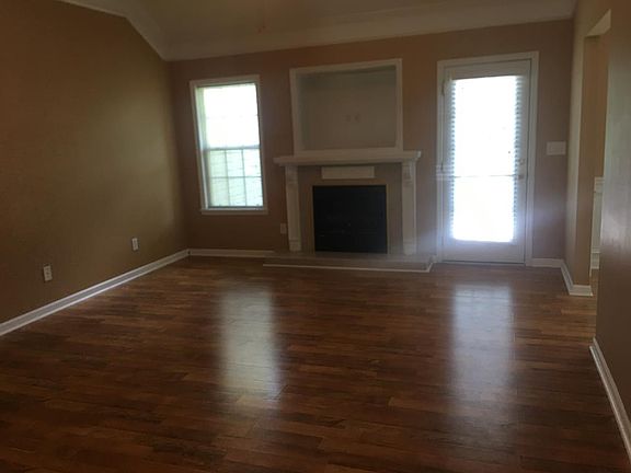 2nd image of 826 Tyler Woods Dr