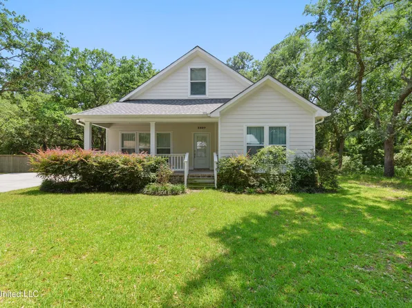 8809 Neptune Ave, Ocean Springs, MS 39564