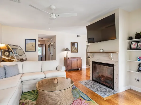 811 Beacon Park Rd #30, Webster, MA 01570