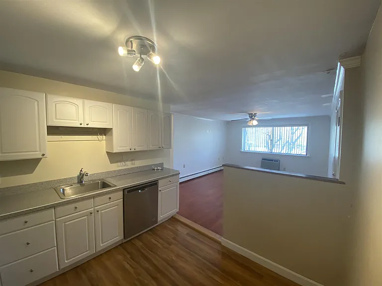 40 Clifton St #33 — Photo 3