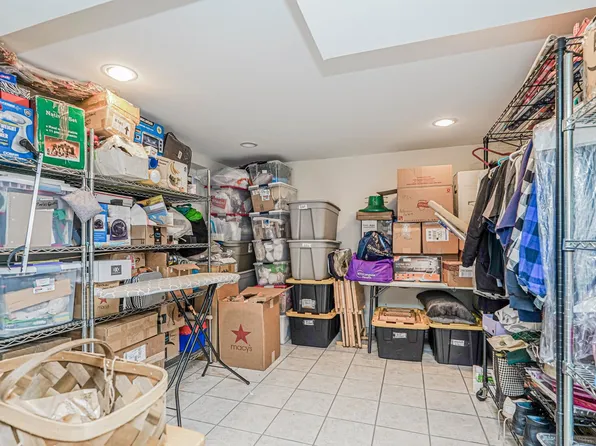 206 Benton Avenue image 21 of 30