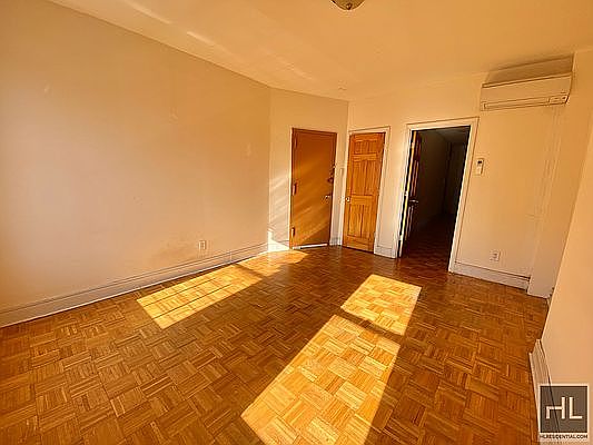 2nd image of 683 Lincoln Pl #2