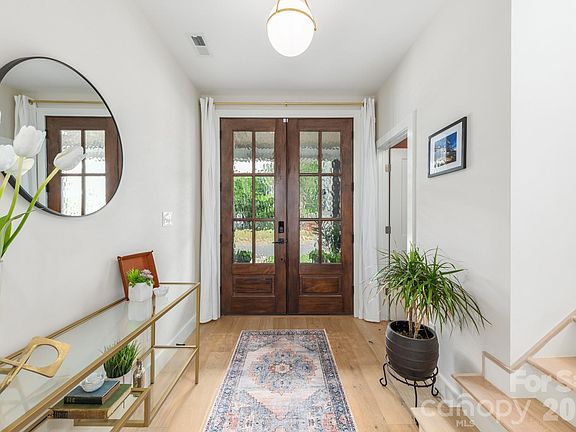 4th image of 125 French St