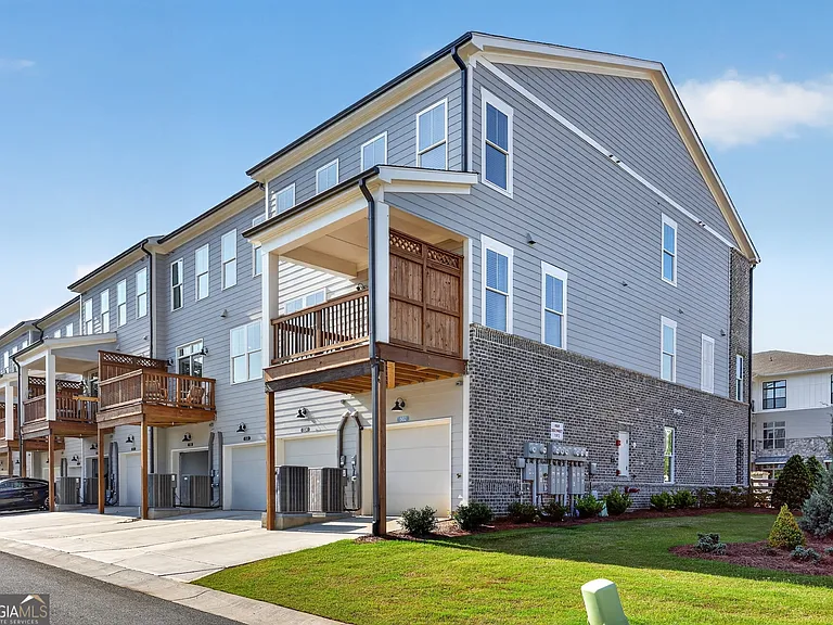 504 Sawnee Village Blvd — Photo 2