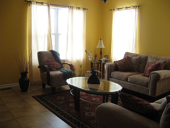 3rd image of 2400 Hanbury Ln