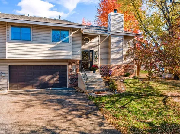 6913 Sherwood Rd, Woodbury, MN 55125