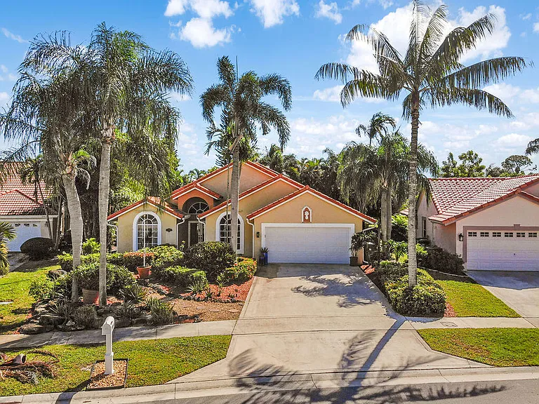 1256 Lake Breeze Dr — Photo 44