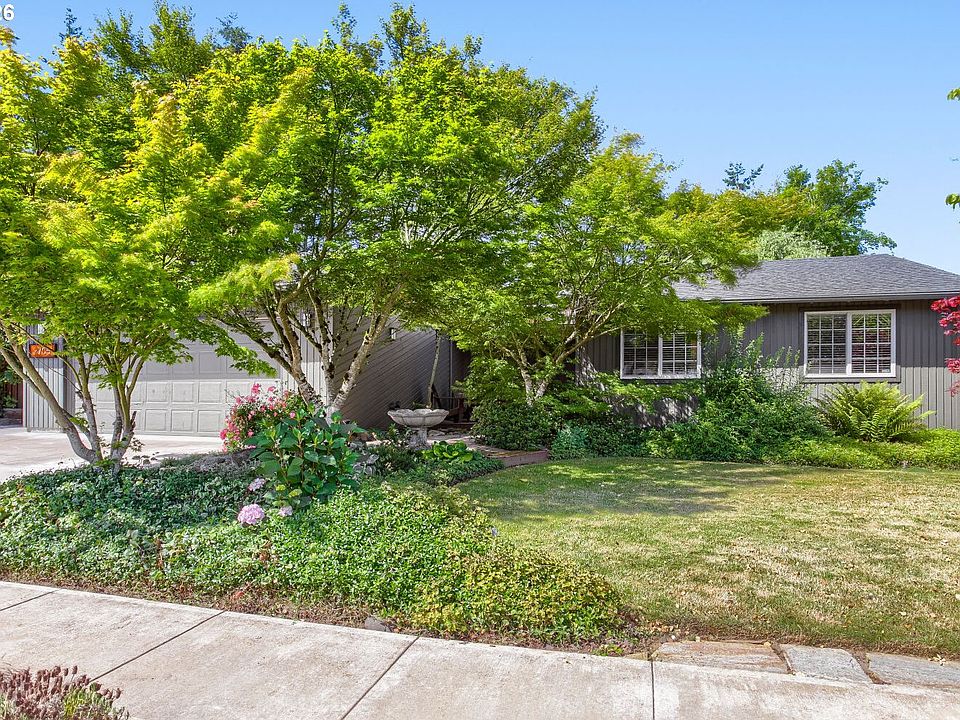 1st image of 2705 SE Hicklin Ct
