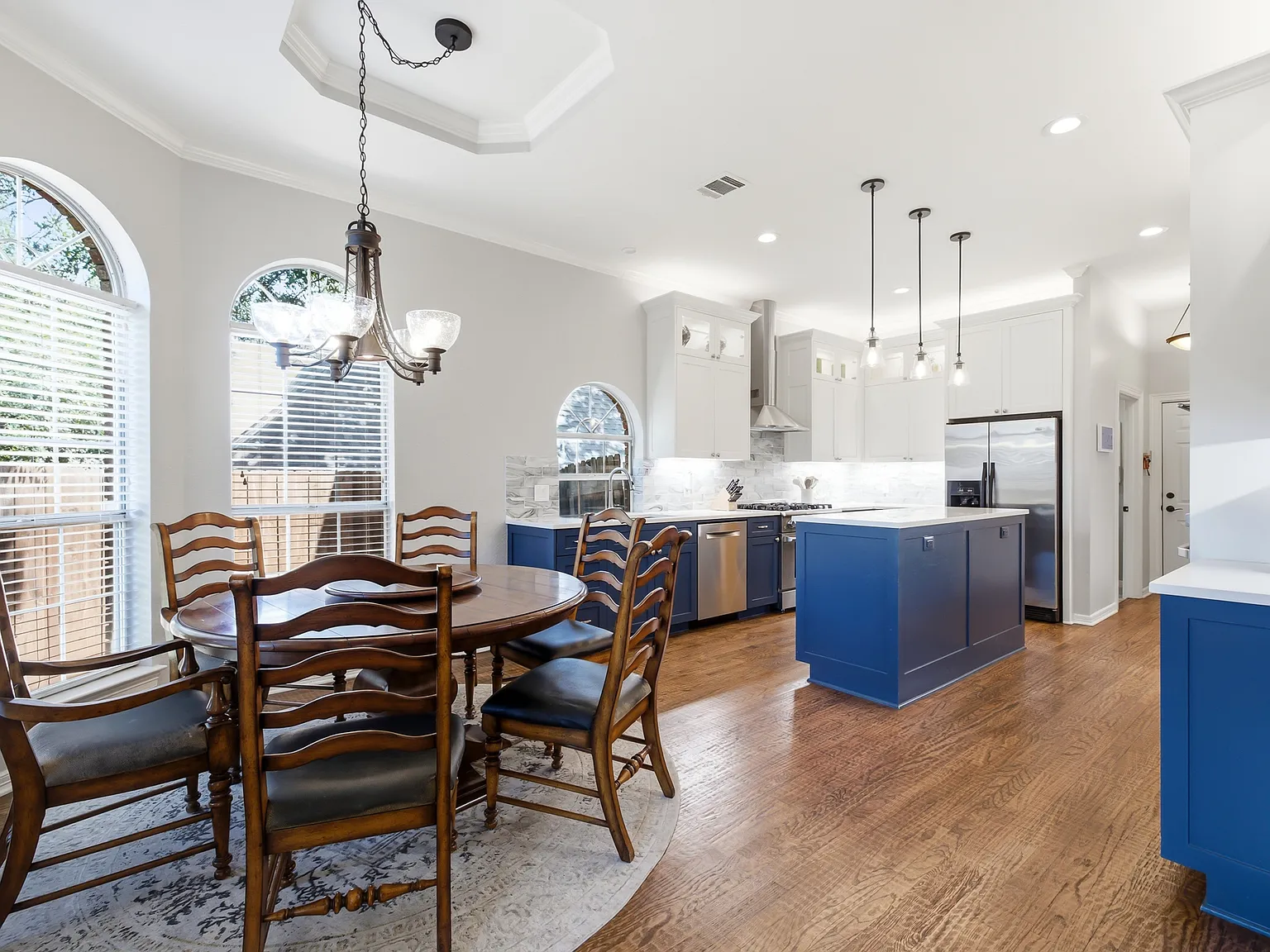4 bed, 2339 sqft, $3,400 — Photo 4