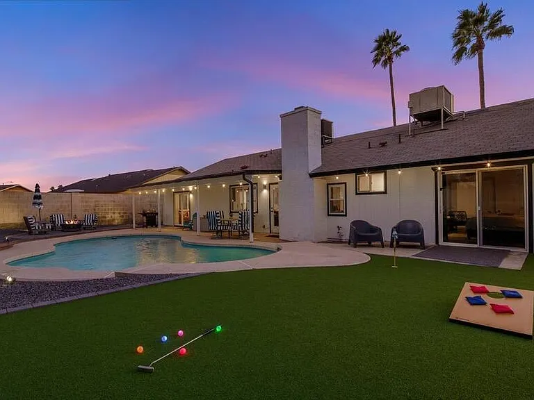4526 E Paradise Ln — Photo 34
