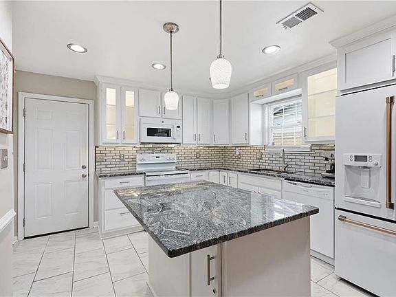2nd image of 904 Culpepper St