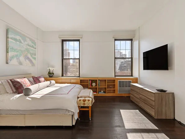 521 Park Avenue image 4 of 10