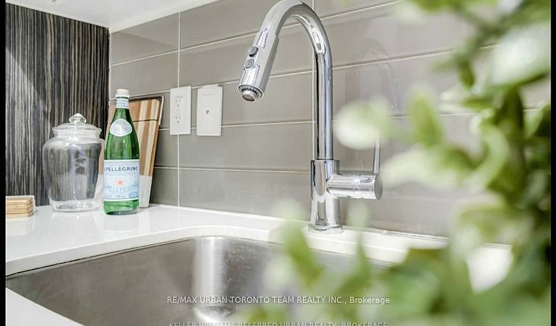 Toronto Townhouse for rent - 1 Bedroom — photo 8
