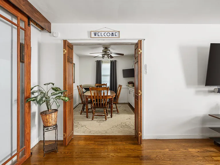 3158 Moody Ave — Photo 12