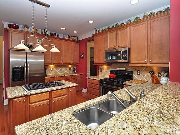 5th image of 118 Celtic Cir