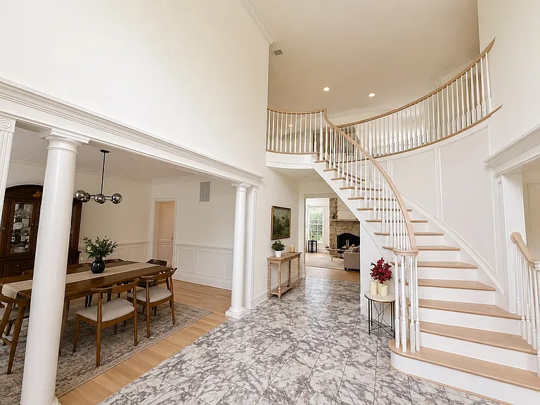 9909 Bald Cypress Dr — Photo 3