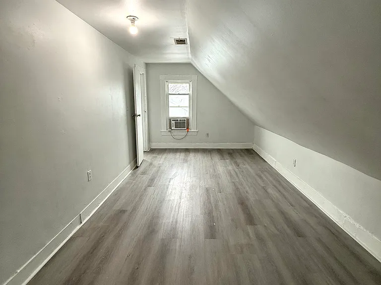 21 Edgar St #2 — Photo 13