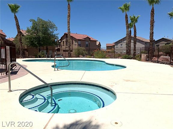 3rd image of 1102 Paradise Resort Dr