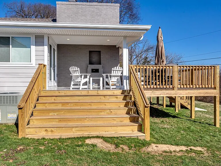 1518 Cliffside Ln — Photo 30