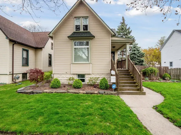 558 Cherry St, Wyandotte, MI 48192