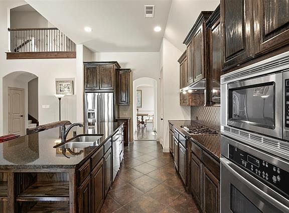 4th image of 7065 Angelina Dr