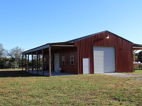 5th image of 136 Gates Ln
