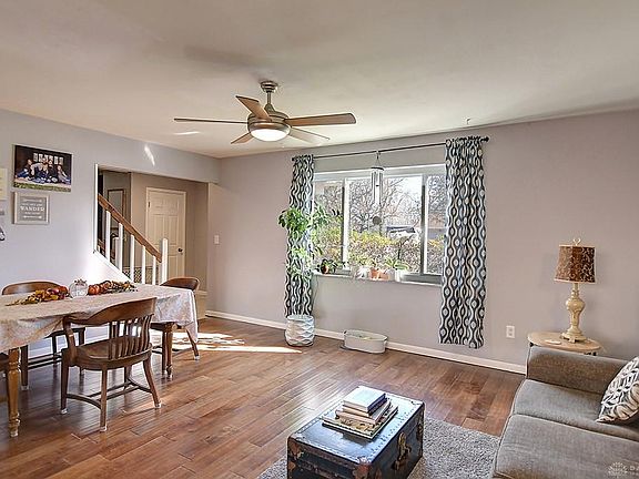 4th image of 991 Skyview Dr