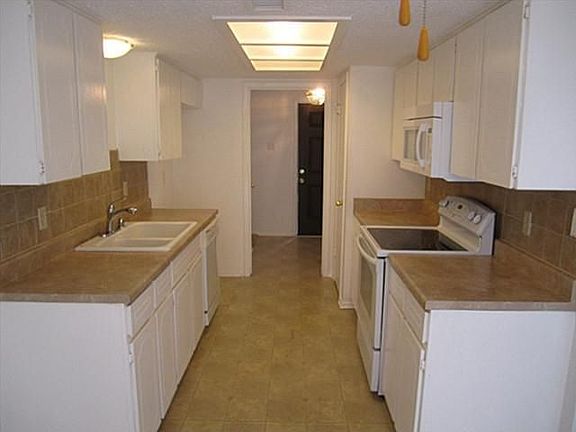 3rd image of 1905 Snowmass Ln