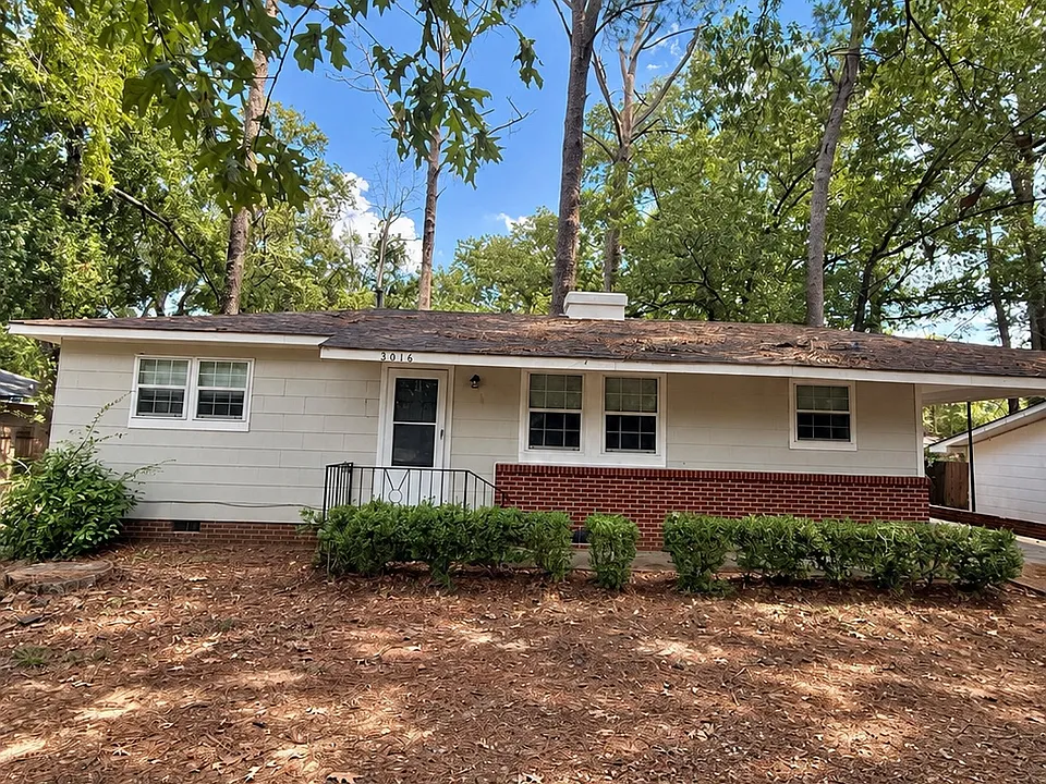 3016 Charleston Dr