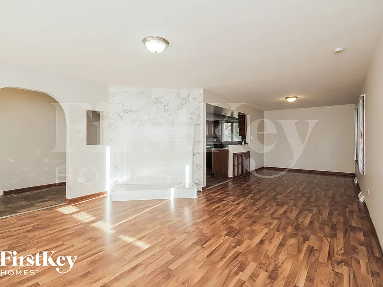 18519 Carriage Ln — Photo 4