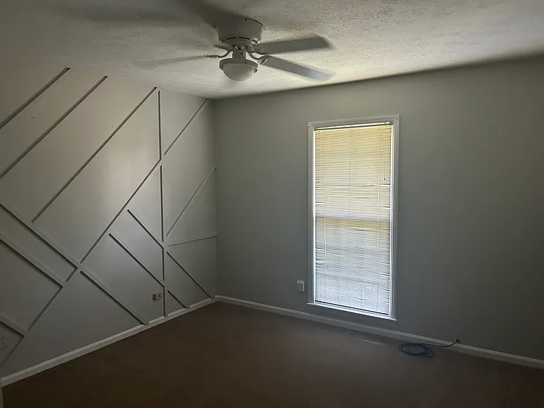 1810 Spring Valley Dr — Photo 9