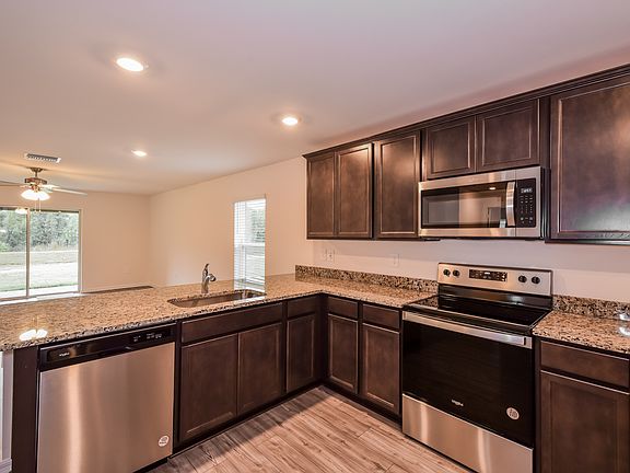 5th image of 881 Youngreen Dr
