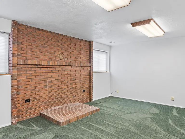 9763 S Sitzmark Dr — Photo 20