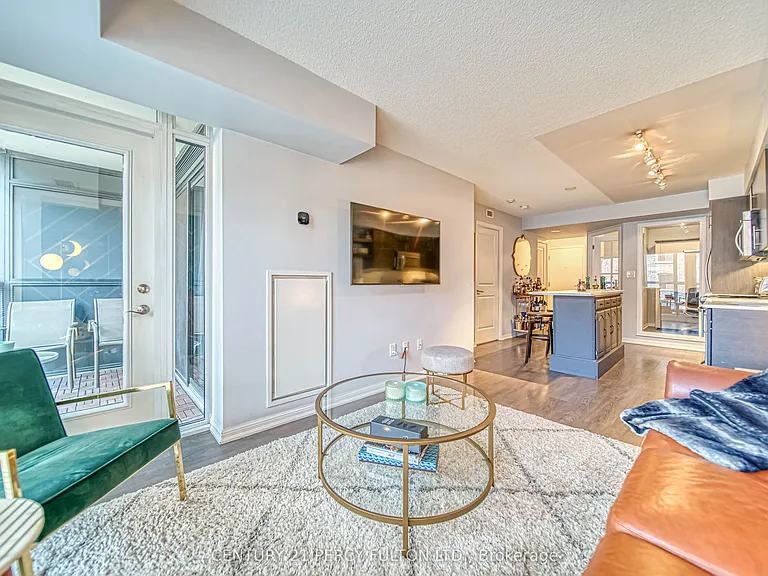 400 Adelaide St E #510 — Photo 11